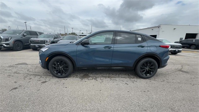 Buick Envista Vehicle Full-screen Gallery Image 05