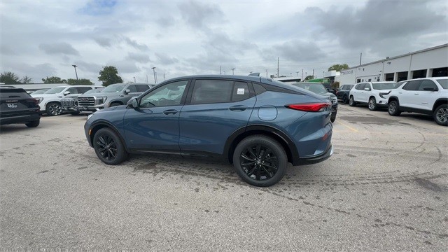 Buick Envista Vehicle Full-screen Gallery Image 06