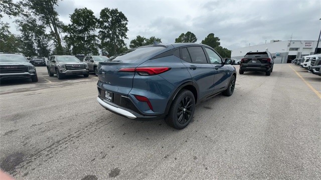 Buick Envista Vehicle Full-screen Gallery Image 08