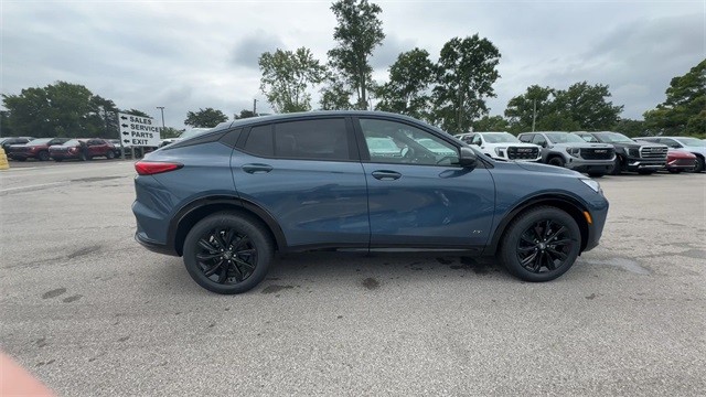 Buick Envista Vehicle Full-screen Gallery Image 09