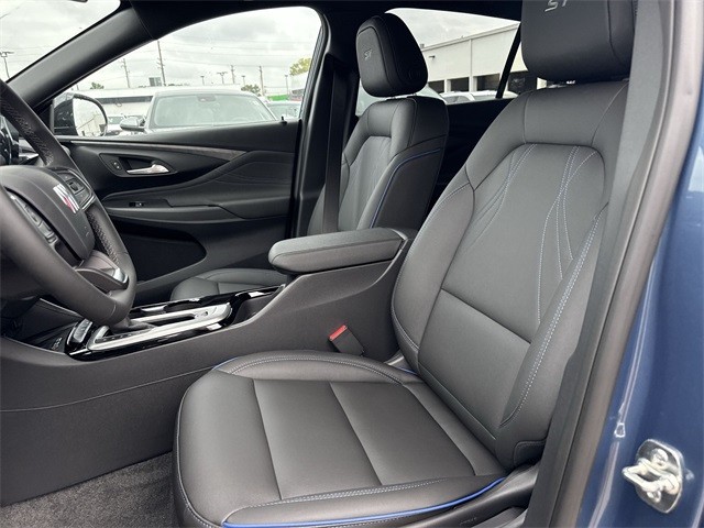 Buick Envista Vehicle Full-screen Gallery Image 11