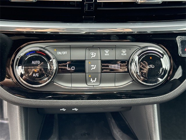 Buick Envista Vehicle Full-screen Gallery Image 18