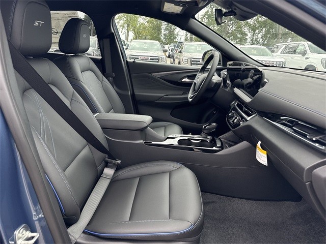 Buick Envista Vehicle Full-screen Gallery Image 24