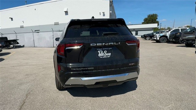 GMC Terrain Vehicle Full-screen Gallery Image 07