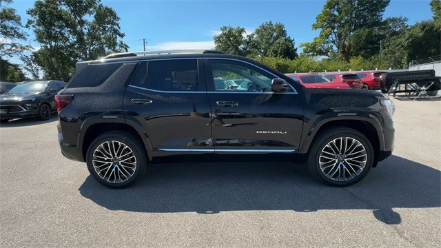 GMC Terrain Vehicle Full-screen Gallery Image 09