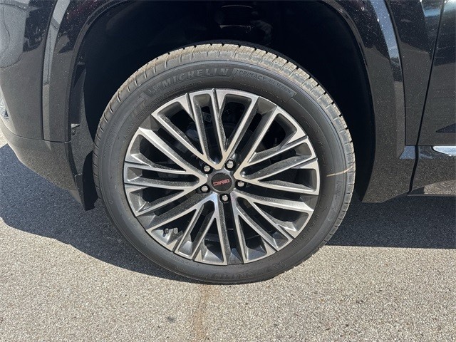 GMC Terrain Vehicle Full-screen Gallery Image 10