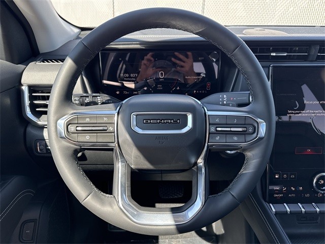 GMC Terrain Vehicle Full-screen Gallery Image 14