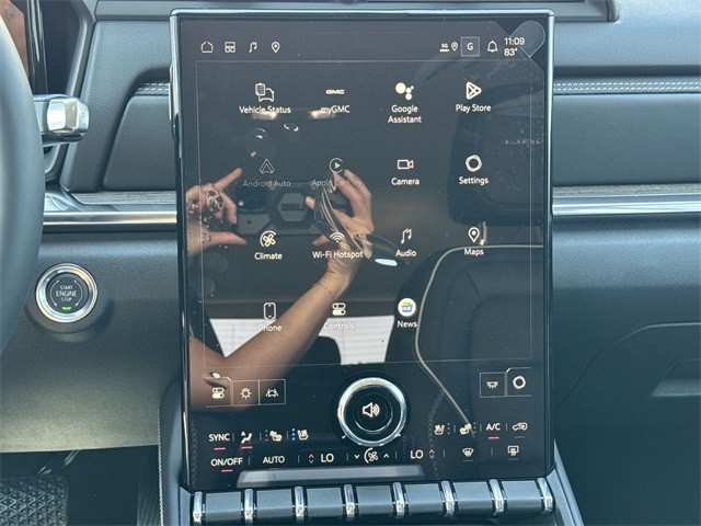 GMC Terrain Vehicle Full-screen Gallery Image 16