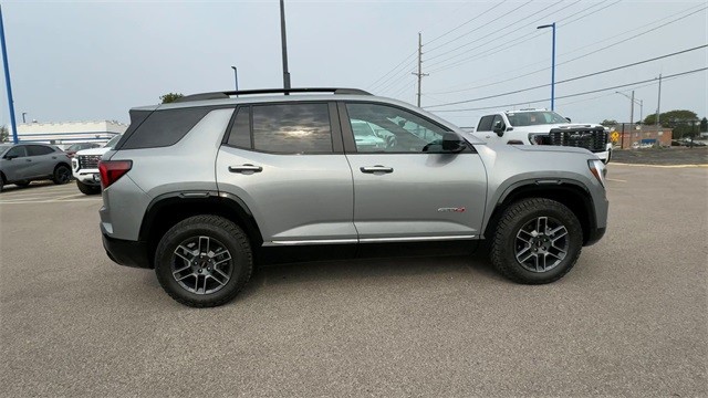 GMC Terrain Vehicle Full-screen Gallery Image 09
