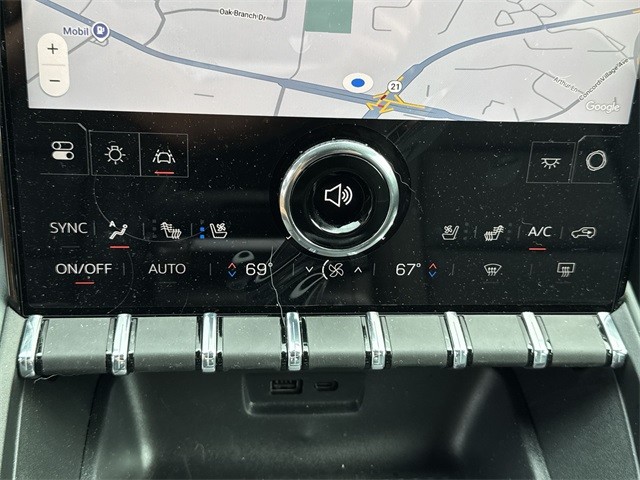 GMC Terrain Vehicle Full-screen Gallery Image 19