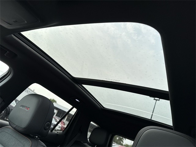 GMC Terrain Vehicle Full-screen Gallery Image 22