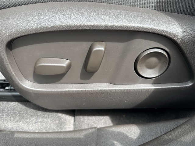 GMC Terrain Vehicle Full-screen Gallery Image 12