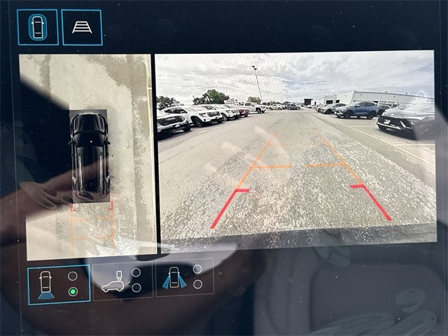 GMC Terrain Vehicle Full-screen Gallery Image 17