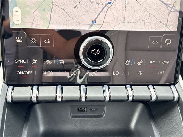 GMC Terrain Vehicle Full-screen Gallery Image 19