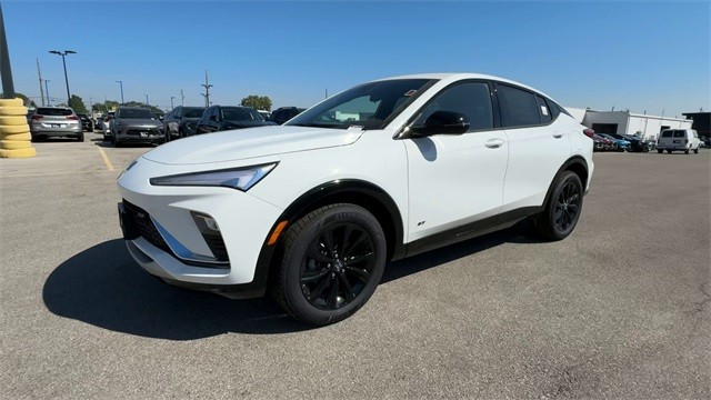 Buick Envista Vehicle Full-screen Gallery Image 04