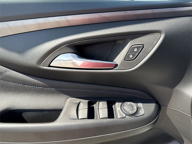 Buick Envista Vehicle Full-screen Gallery Image 13
