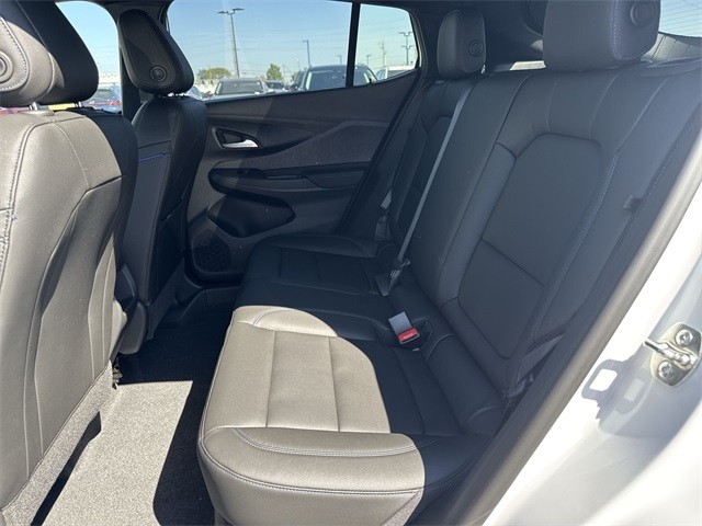 Buick Envista Vehicle Full-screen Gallery Image 21