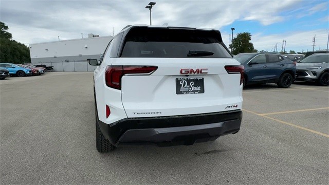 GMC Terrain Vehicle Full-screen Gallery Image 07