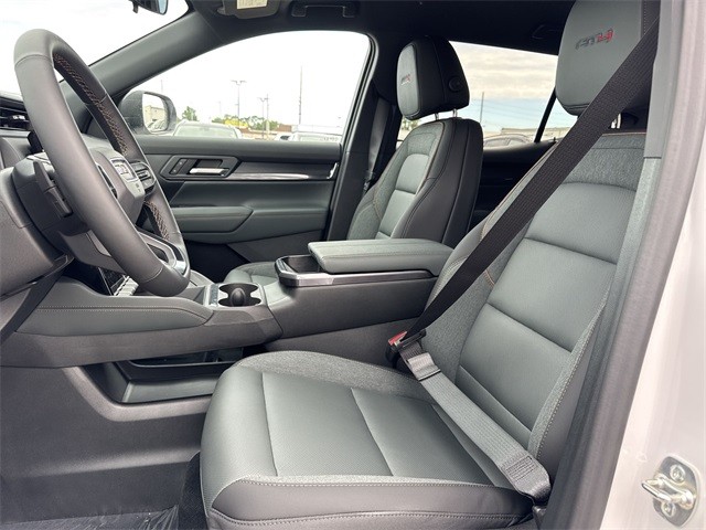 GMC Terrain Vehicle Full-screen Gallery Image 11