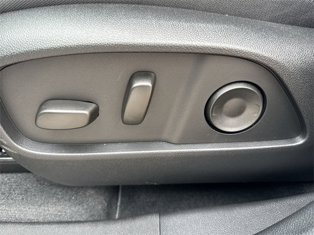 GMC Terrain Vehicle Full-screen Gallery Image 12