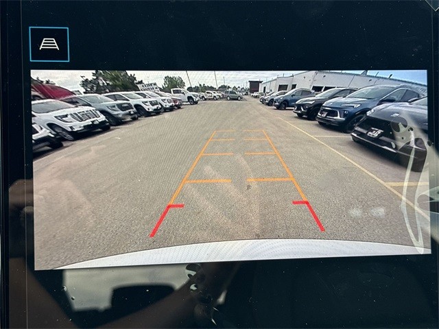 GMC Terrain Vehicle Full-screen Gallery Image 17