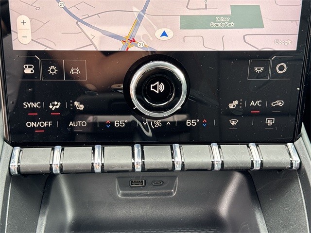 GMC Terrain Vehicle Full-screen Gallery Image 19