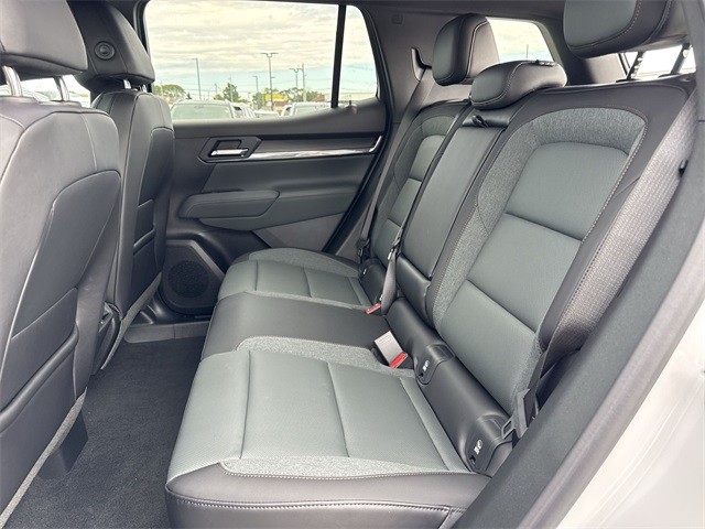 GMC Terrain Vehicle Full-screen Gallery Image 22