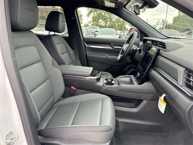 GMC Terrain Vehicle Full-screen Gallery Image 24