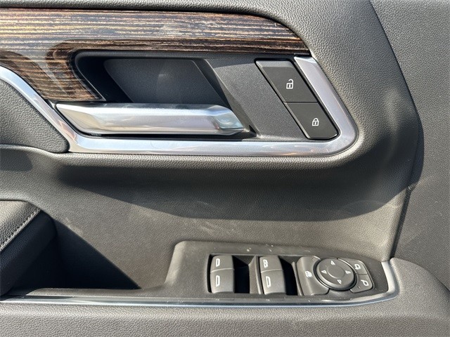 GMC Sierra 1500 Vehicle Full-screen Gallery Image 13