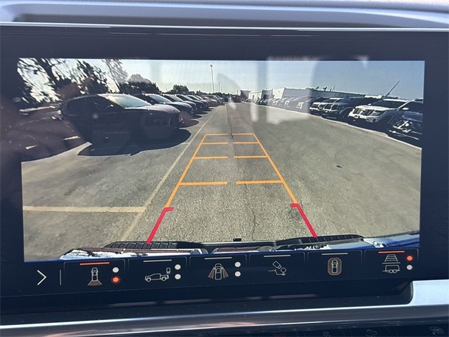 GMC Sierra 1500 Vehicle Full-screen Gallery Image 17