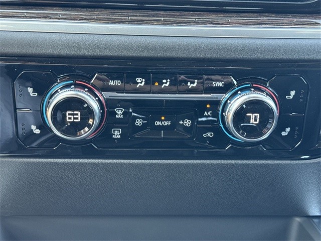 GMC Sierra 1500 Vehicle Full-screen Gallery Image 19