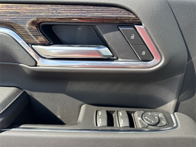 GMC Sierra 1500 Vehicle Full-screen Gallery Image 13