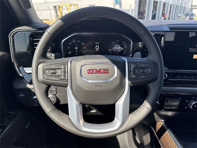 GMC Sierra 1500 Vehicle Full-screen Gallery Image 14