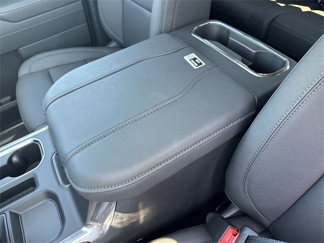 GMC Sierra 1500 Vehicle Full-screen Gallery Image 21