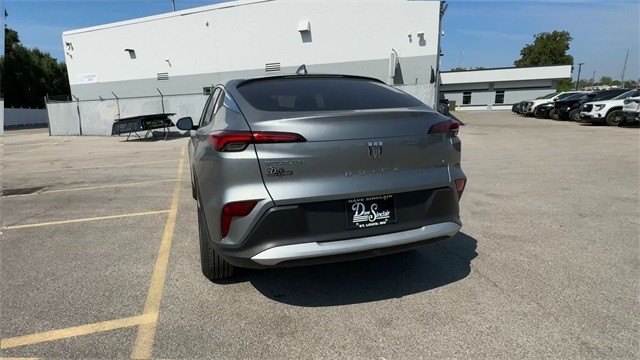 Buick Envista Vehicle Full-screen Gallery Image 07