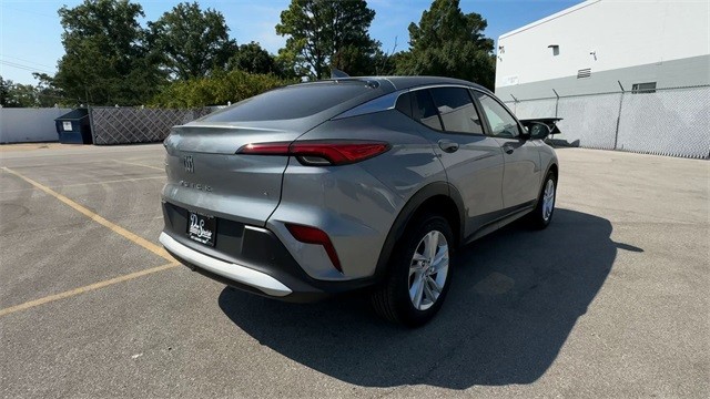 Buick Envista Vehicle Full-screen Gallery Image 08