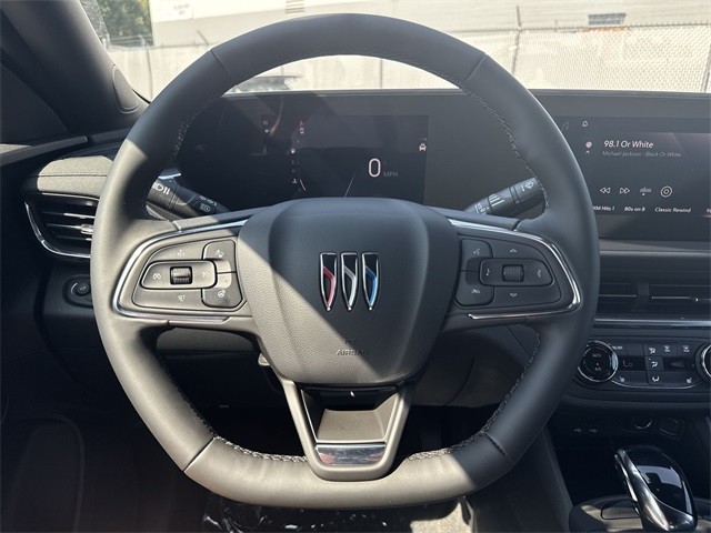 Buick Envista Vehicle Full-screen Gallery Image 14