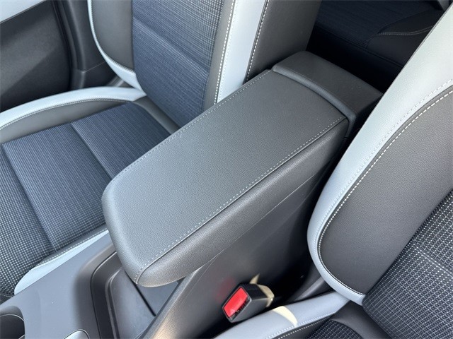 Buick Envista Vehicle Full-screen Gallery Image 20