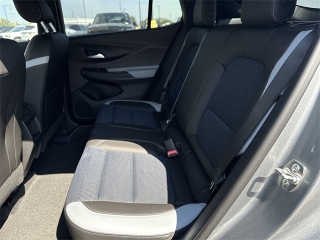 Buick Envista Vehicle Full-screen Gallery Image 21