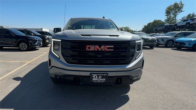 GMC Sierra 1500 Vehicle Full-screen Gallery Image 03