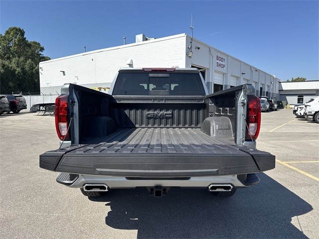 GMC Sierra 1500 Vehicle Full-screen Gallery Image 24