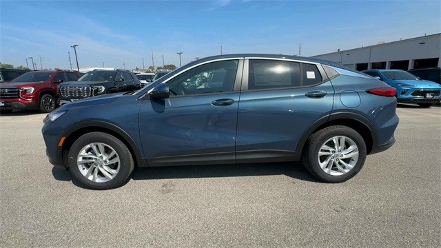 Buick Envista Vehicle Full-screen Gallery Image 05