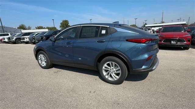 Buick Envista Vehicle Full-screen Gallery Image 06