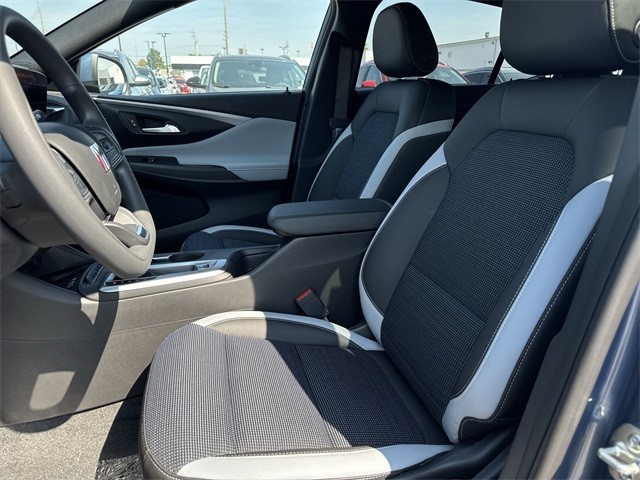 Buick Envista Vehicle Full-screen Gallery Image 11
