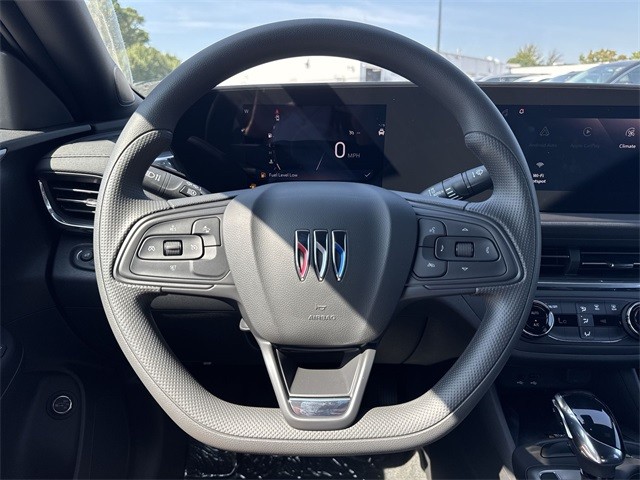 Buick Envista Vehicle Full-screen Gallery Image 14