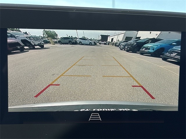 Buick Envista Vehicle Full-screen Gallery Image 17