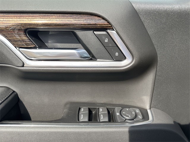 GMC Sierra 1500 Vehicle Full-screen Gallery Image 13