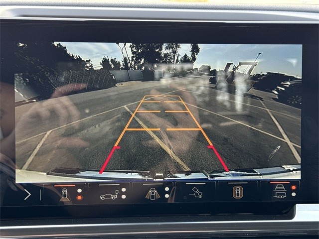 GMC Sierra 1500 Vehicle Full-screen Gallery Image 17