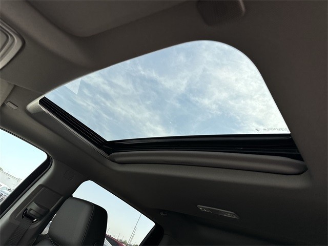 GMC Sierra 1500 Vehicle Full-screen Gallery Image 22