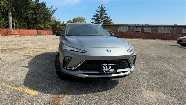 Buick Envista Vehicle Full-screen Gallery Image 03